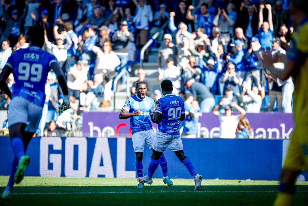 Joseph Paintsil félicite ses coéquipiers