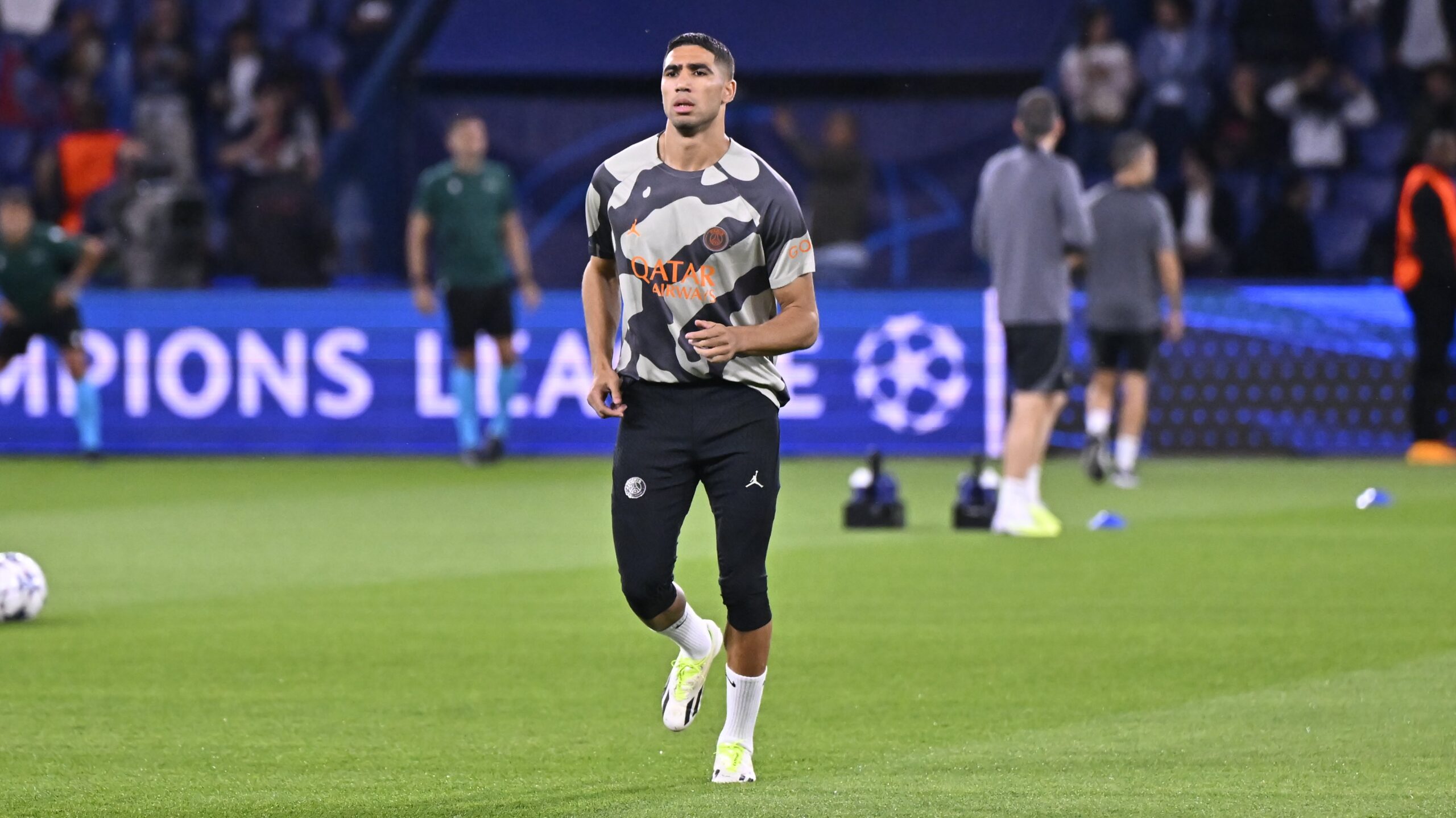 Hakimi titulaire, Haller sur le banc