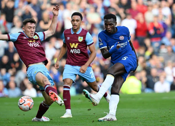 Nicolas Jackson participe au festival de Chelsea à Burnley