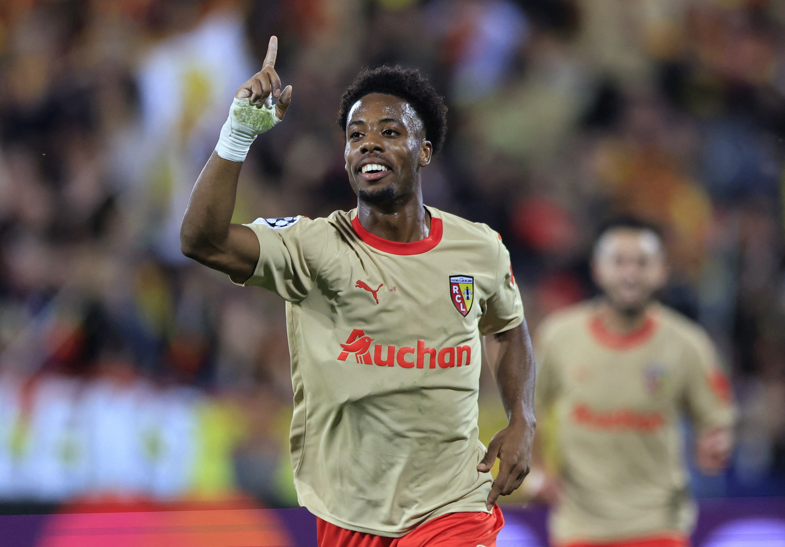 Elye Wahi offre le point du nul au RC Lens contre le PSV Eindhoven