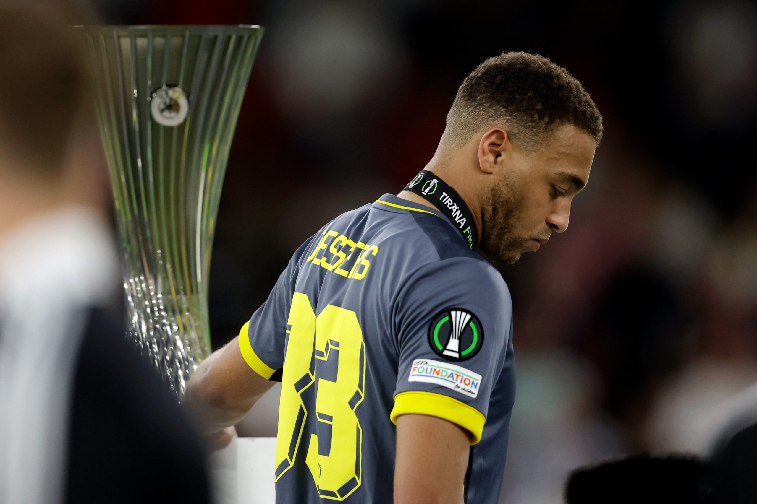 Cyriel Dessers révèle le meilleur match de sa carrière (Vidéo)