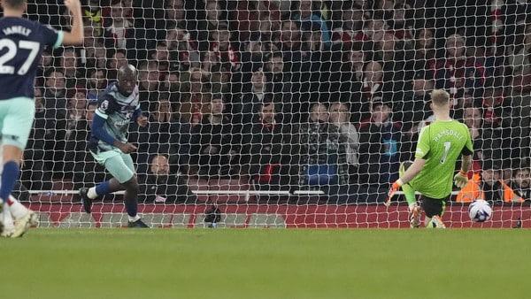 Le but gag de Yoane Wissa contre Arsenal (Vidéo)