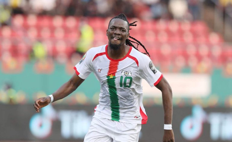 L&rsquo;Ajax d&rsquo;Amsterdam veut recruter le capitaine des Etalons