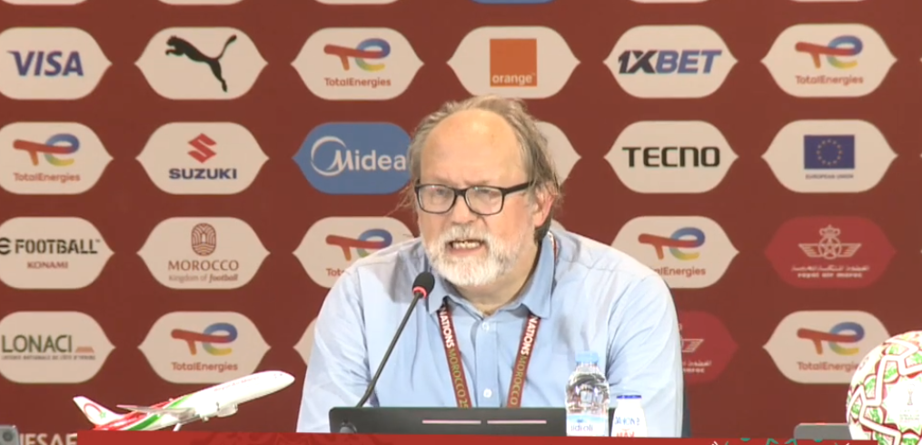 Polémique verbale avant Mali–Sénégal : le sélectionneur malien Tom Saintfiet, s’explique