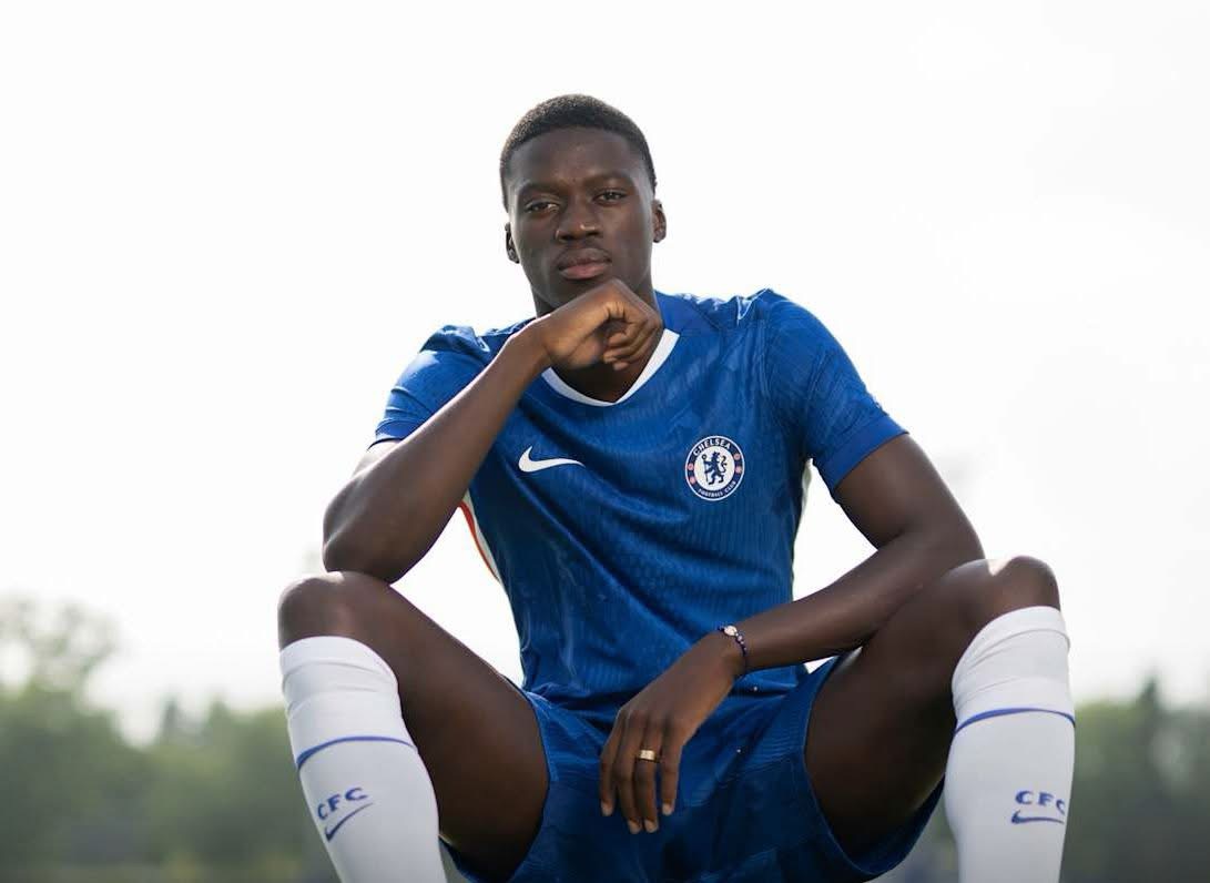 Chelsea rappelle Mamadou Sarr : le grand saut vers l’élite européenne