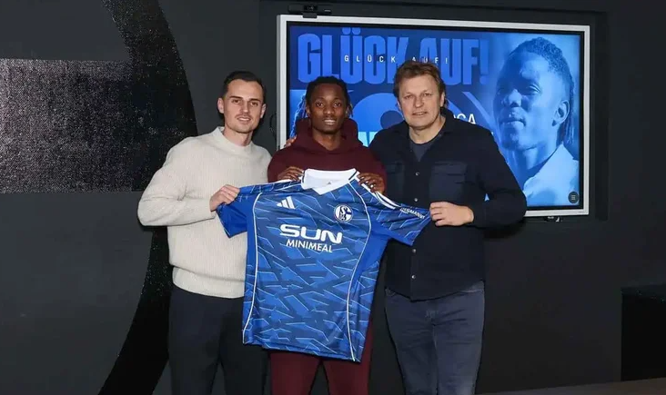 Moussa Ndiaye prêté à Schalke 04 : un nouveau défi en Allemagne