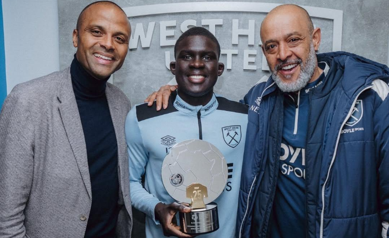 El Hadji Malick Diouf honoré en Angleterre après son sacre avec les Lions