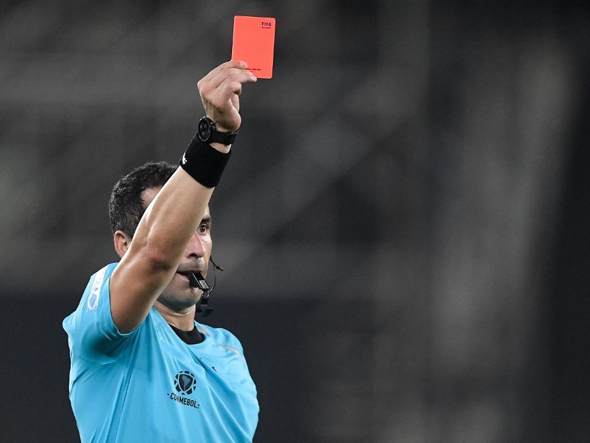 FIFA : Nouvelles règles sur les cartons rouges avant la Coupe du monde