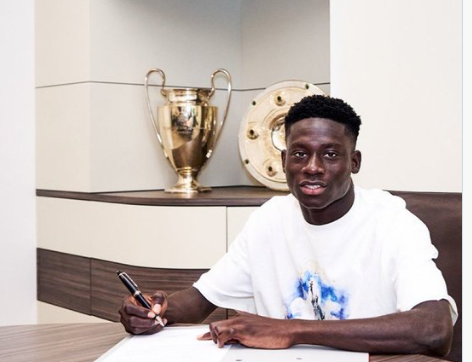 Bayern Munich : Bara Sapoko Ndiaye signe son premier contrat professionnel jusqu’en 2031