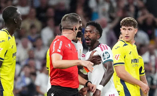 ESPAGNE – Vinicius Junior prend quatre matches de suspension et manquera le Clasico